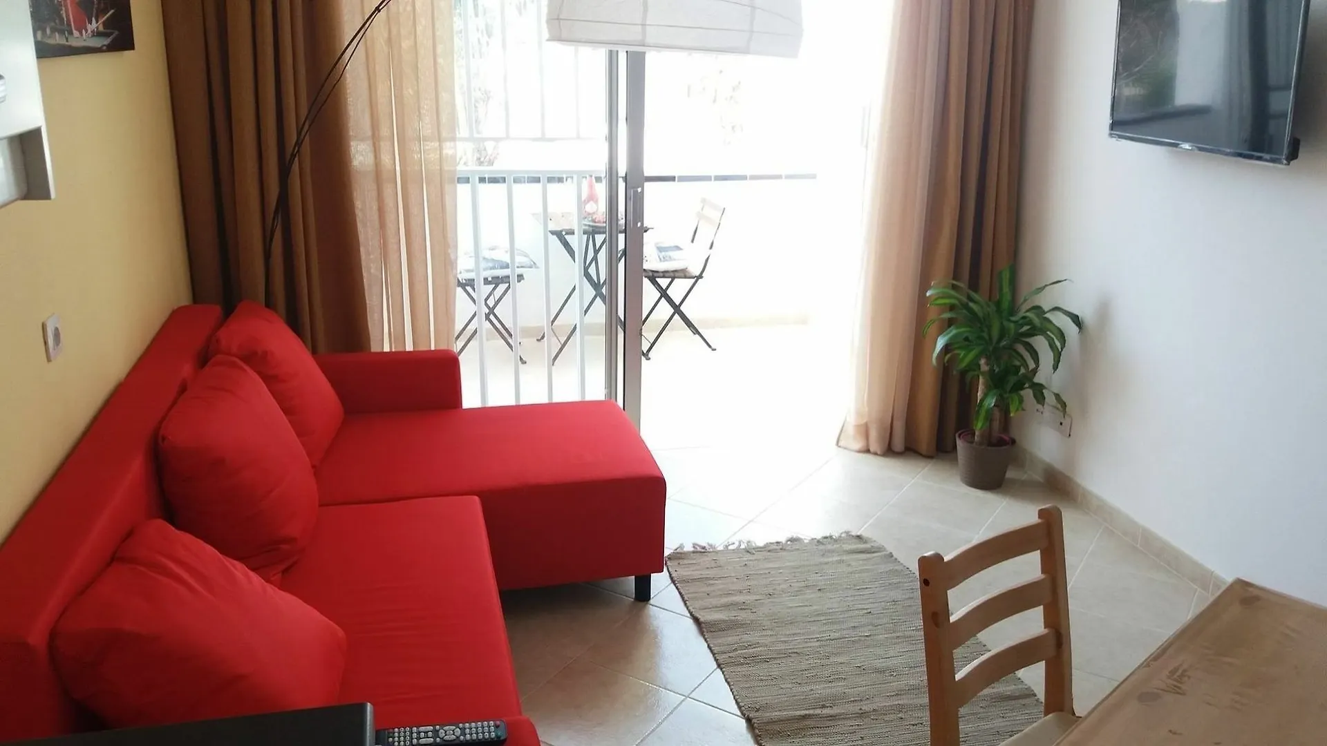 Apartment Apartamento Con Balcone Arona